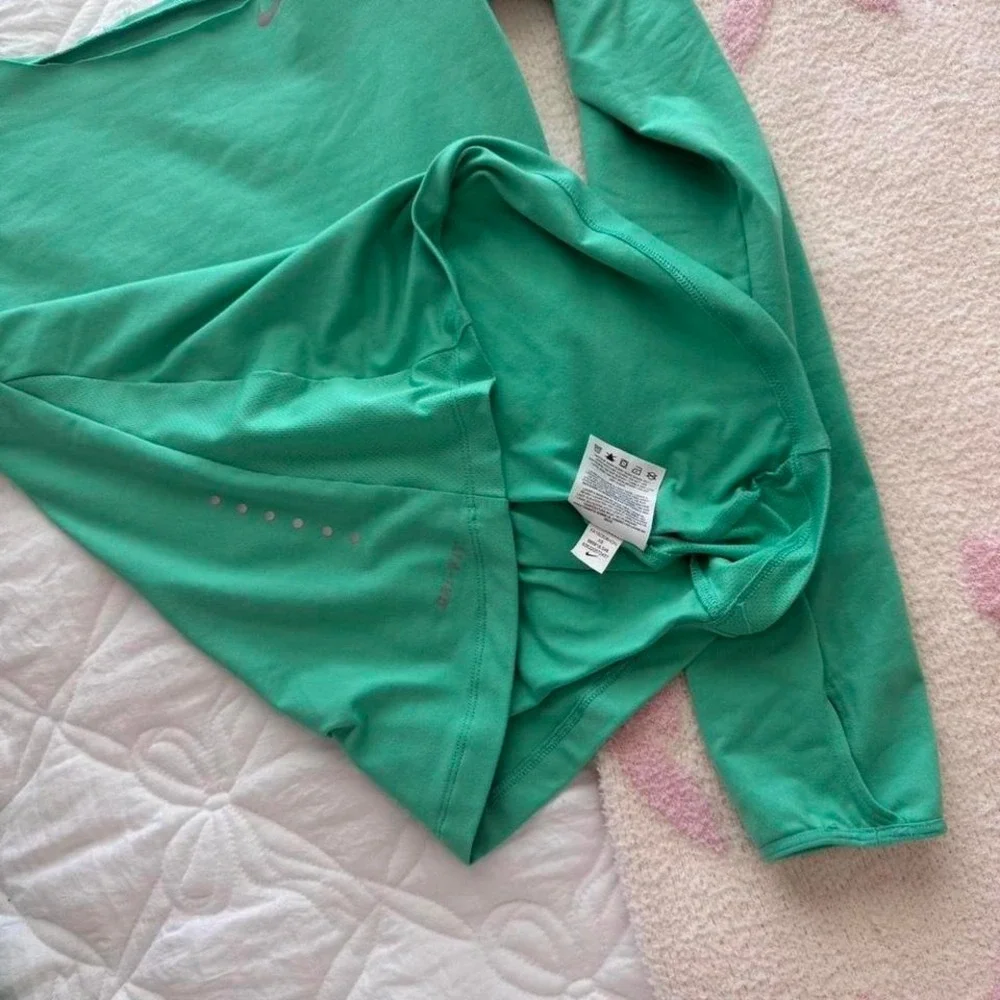 Nike shoulder best xs